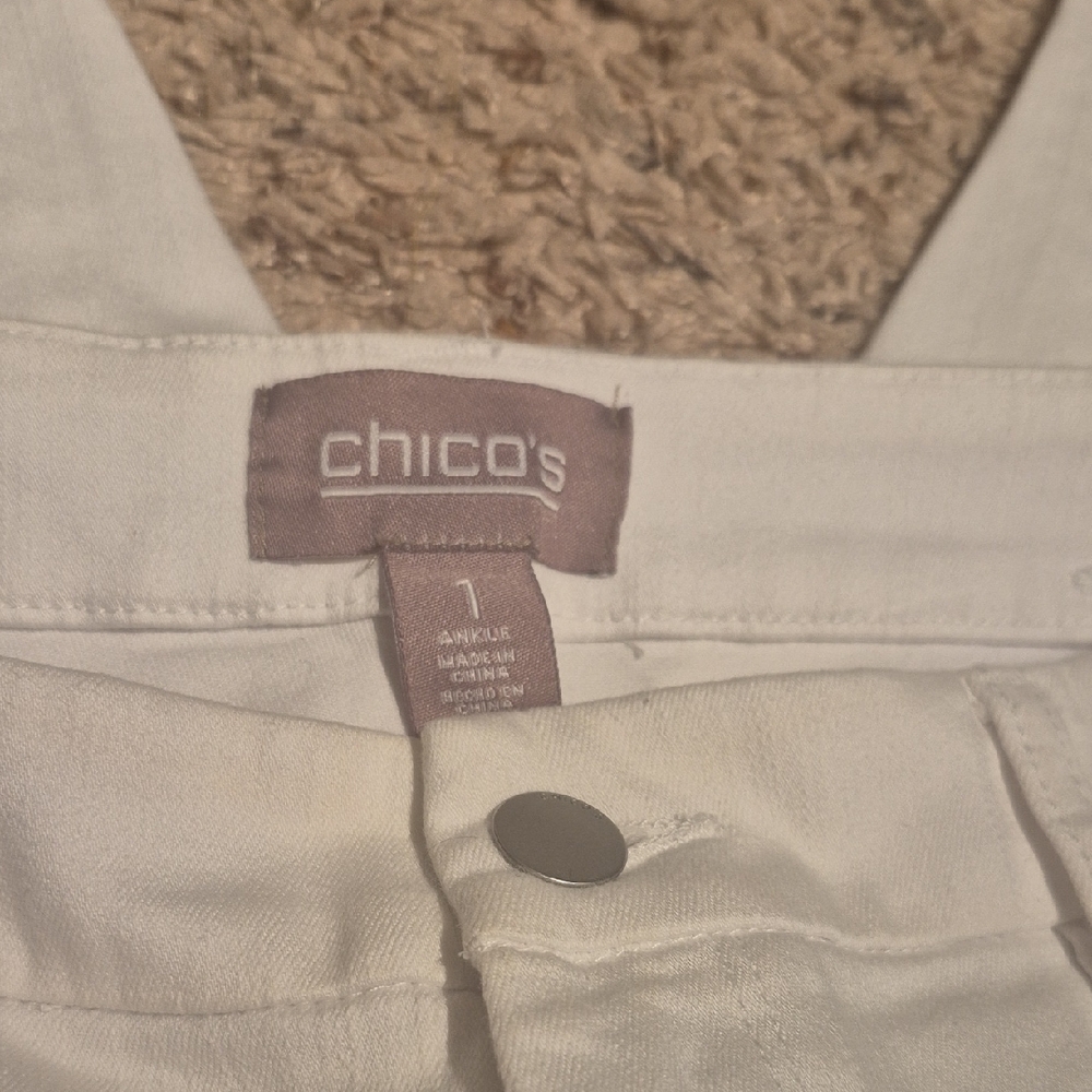 Chico's White Straight Leg  Ankle Jeans Size 1 - Picture 2 of 5
